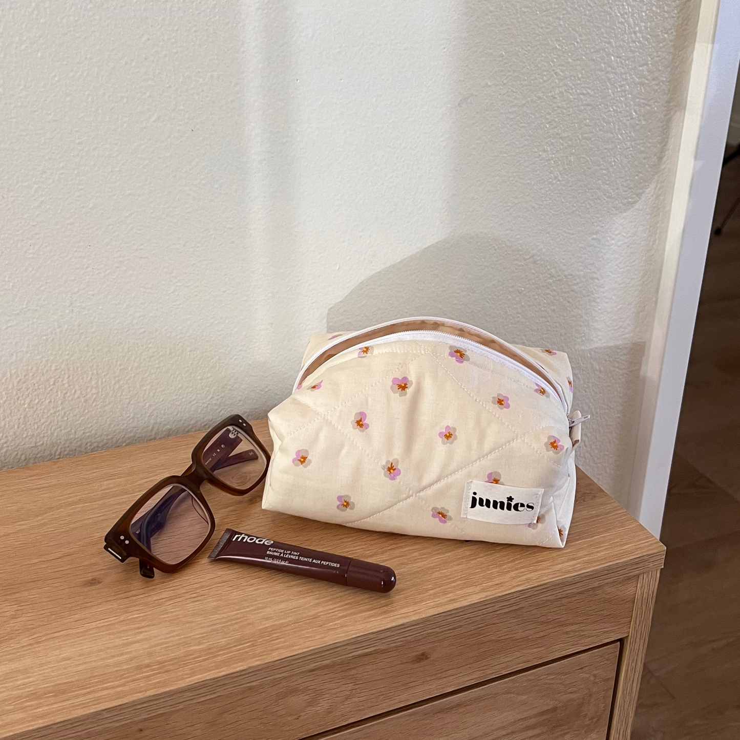 Beauty Bag in Darling