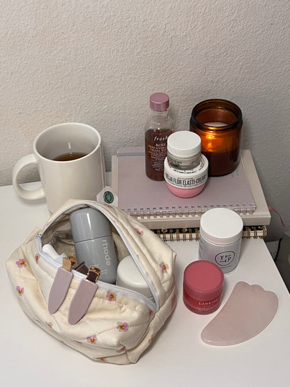 Beauty Bag in Darling