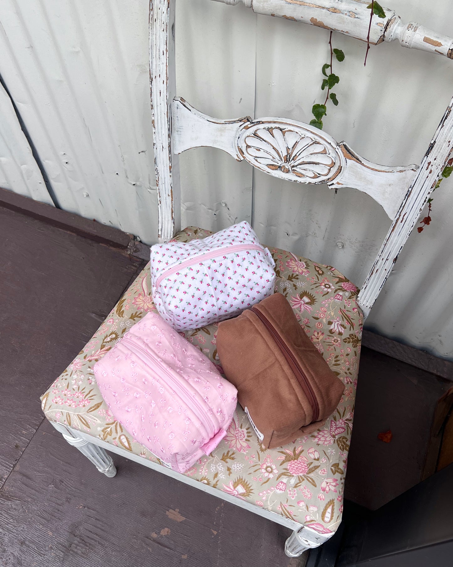 Beauty Bag in Strawberry Milkshake